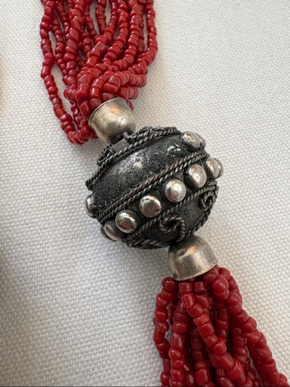 Vintage Ethnic Red Glass Seedbead and  Tibetan Silver Accents - See Photos - Picture 4 of 7